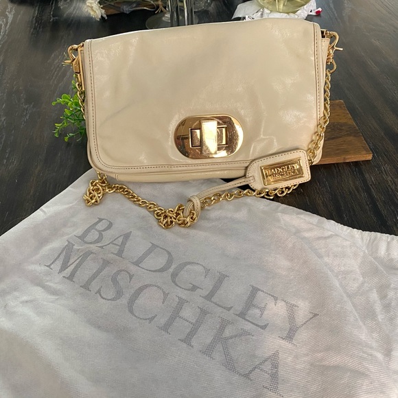 Badgley Mischka Handbags - Badgley Mischka authentic shoulder hand bag